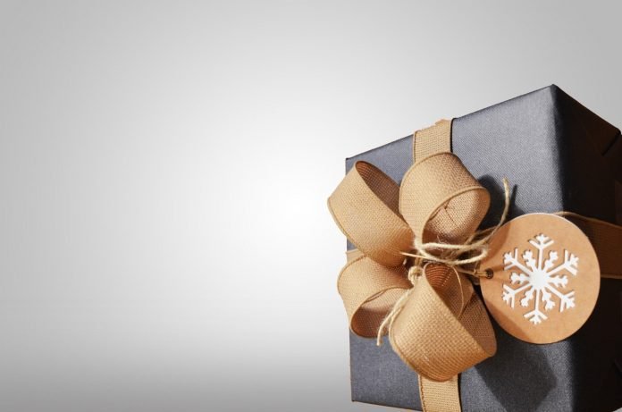 What Gifts to Send Overseas (and What to Skip)