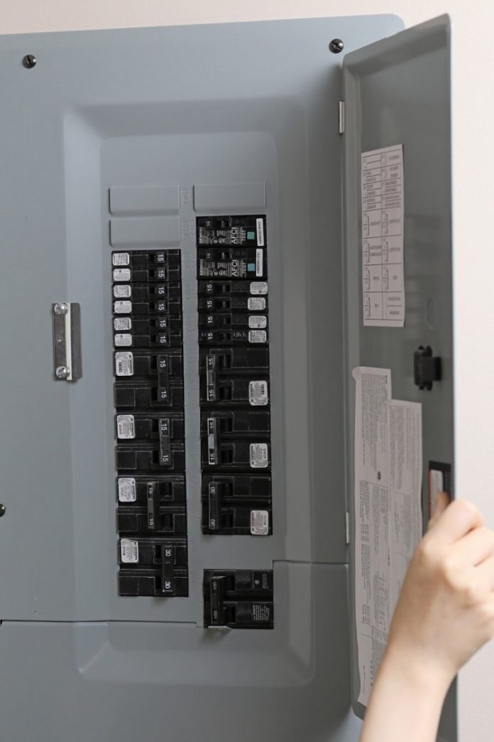 What Are the Different Types of Circuit Breakers That Exist Today?