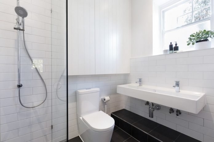 Experts Explain How to Make a Small Bathroom Bigger