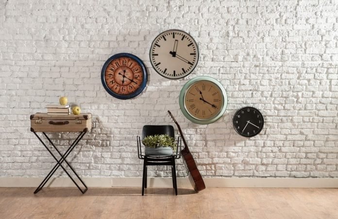 Big Ideas for Tiny Spaces: Small Wall Decor Ideas for Studios