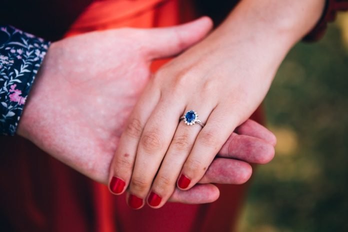 6 Reasons Why You Should Buy a Tanzanite Engagement Rings