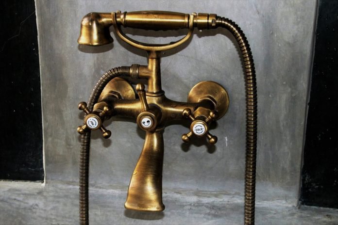 Gold Glitters but Brass Endures: 4 Reasons Why A Brass Faucet Is the Best Choice for Laundry Rooms