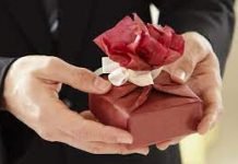 Romantic gifts to surprise your girlfriend Romantic gifts