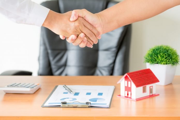 How do Real Estate Agents assist their Clients in Buying New Houses?