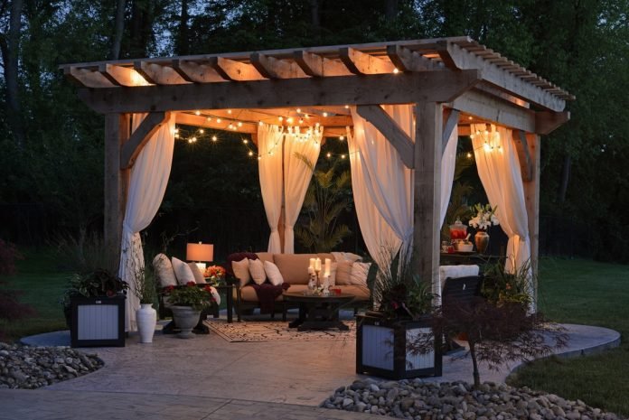 How to Decorate Your Outdoor Space: 5 Fun Ideas