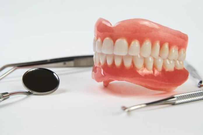 Is a Broken Denture a Dental Emergency?