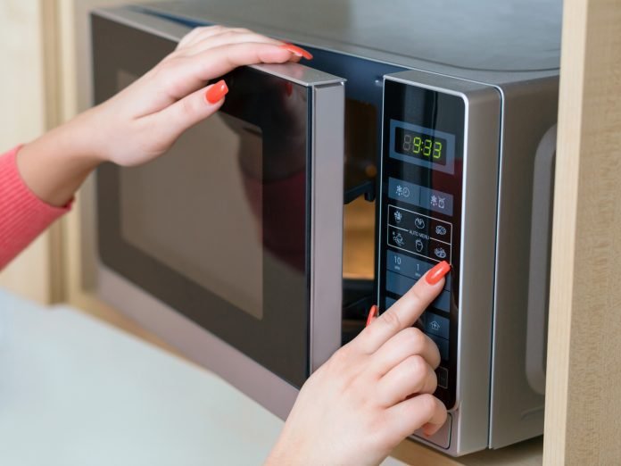 Are Microwaves Safe? How Microwaves Work