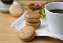 Baking Macarons? Here’s How To Do It Right Macarons