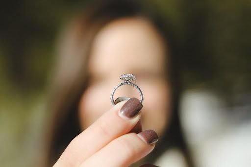 How to Choose the Best Engagement Ring for Your Lifestyle
