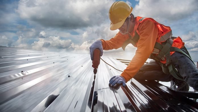 7 Benefits Of Hiring Professional Roof Contractors