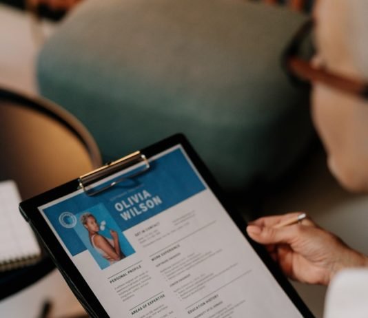 Online resume builder for grabbing the attention of the recruitment team resume