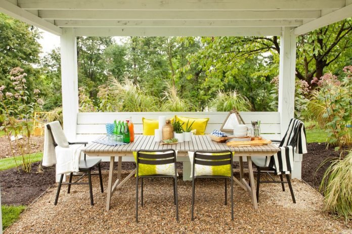 Outdoor Living Spaces 