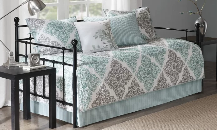 3 Things To Consider When Choosing A Day Bed Bed Spread