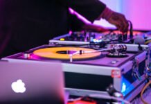 The Benefits of Hiring Live Music or a DJ for an Event