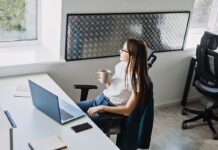 Remote Work’s Impact On Physical Health: Physiotherapy Solutions for the Home Office Physiotherapy