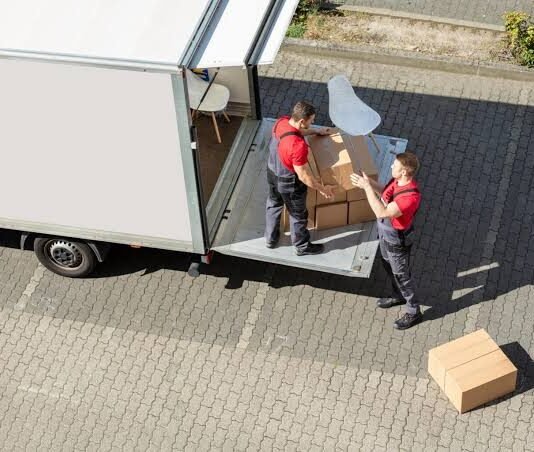 Choosing the Right Moving Company: A Comprehensive Guide