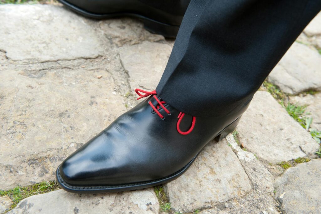 Oxford Shoes Manufacturer: The Art of Crafting Timeless Men’s Dress Shoes
