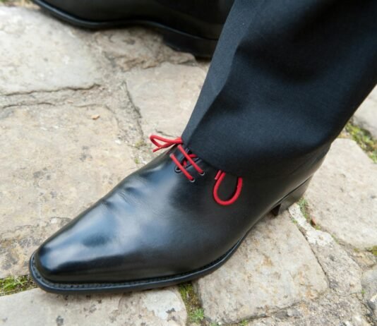 Oxford Shoes Manufacturer: The Art of Crafting Timeless Men’s Dress Shoes Oxford Shoes