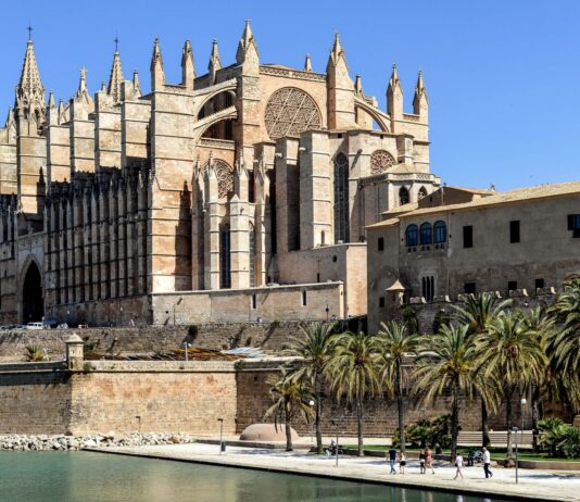 Discover the Timeless Charm of Mallorca: Sun, Sea, and Sophisticated Stays Mallorca